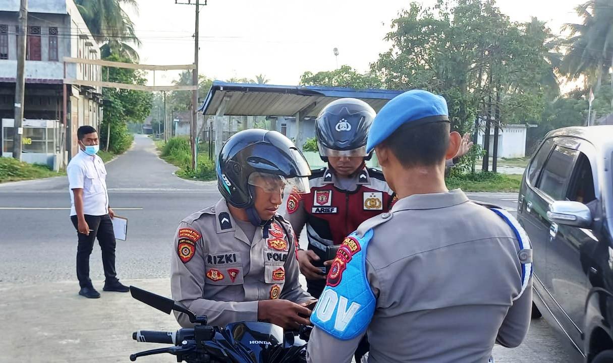 Baru Saja Menjabat Sebagai Wakapolres Aceh Timur Langsung Pimpin Razia Kelengkapan Surat Kendaraan Personil Buat Yang Terbaik