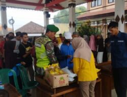 Jaga Stabilitas Pangan, Danramil 0815/Gondang Bareng Forkopimcam Pantau Langsung Operasi Pasar