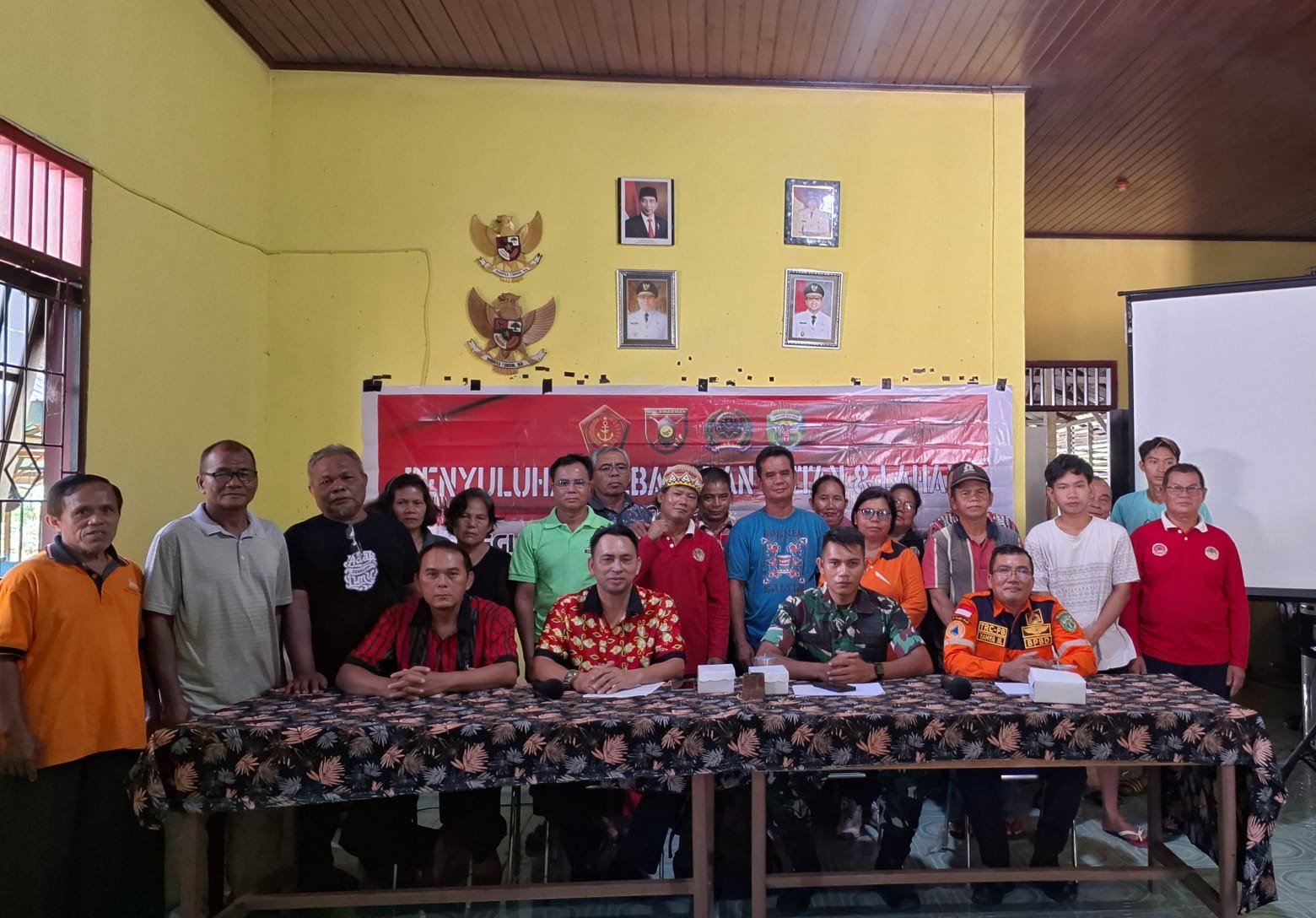 Penyuluhan Karhutla Satgas TMMD Gandeng BPBD Kubar.( Dok TMMD)