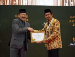 Gus Muhdlor Raih Penghargaan Pengelolaan Zakat Terbaik dari Baznas RI