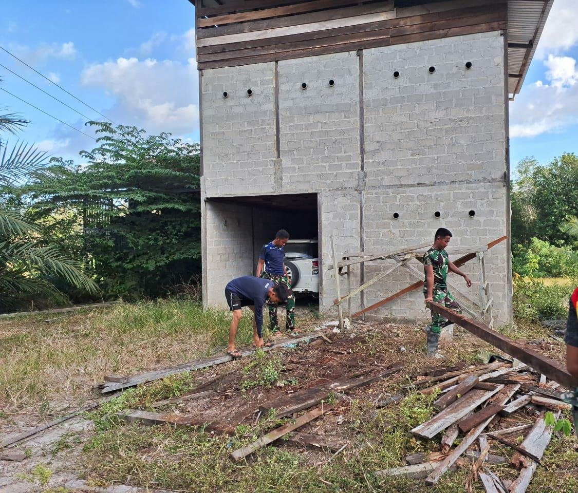 Jaga Kesling Satgas Bantu Bersihkan Lingkungan