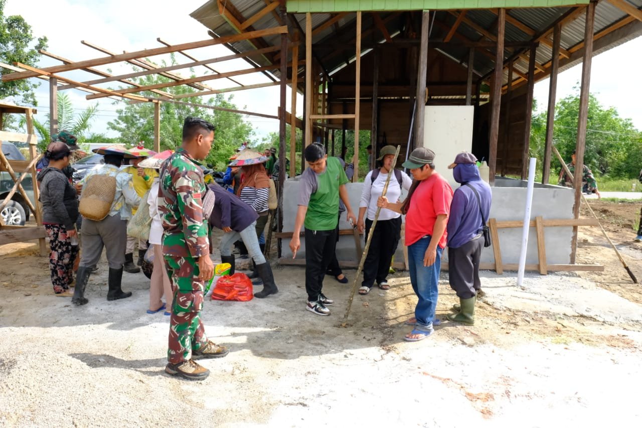 Satgas TMMD beri Edukasi cara tanam jagung yang tepat dan baik.( Dok TMMD)