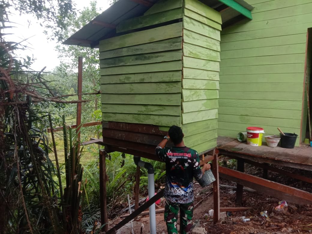 RTLH Hampir Rampung, Satgas Bangun Fasilitas MCK RTLH