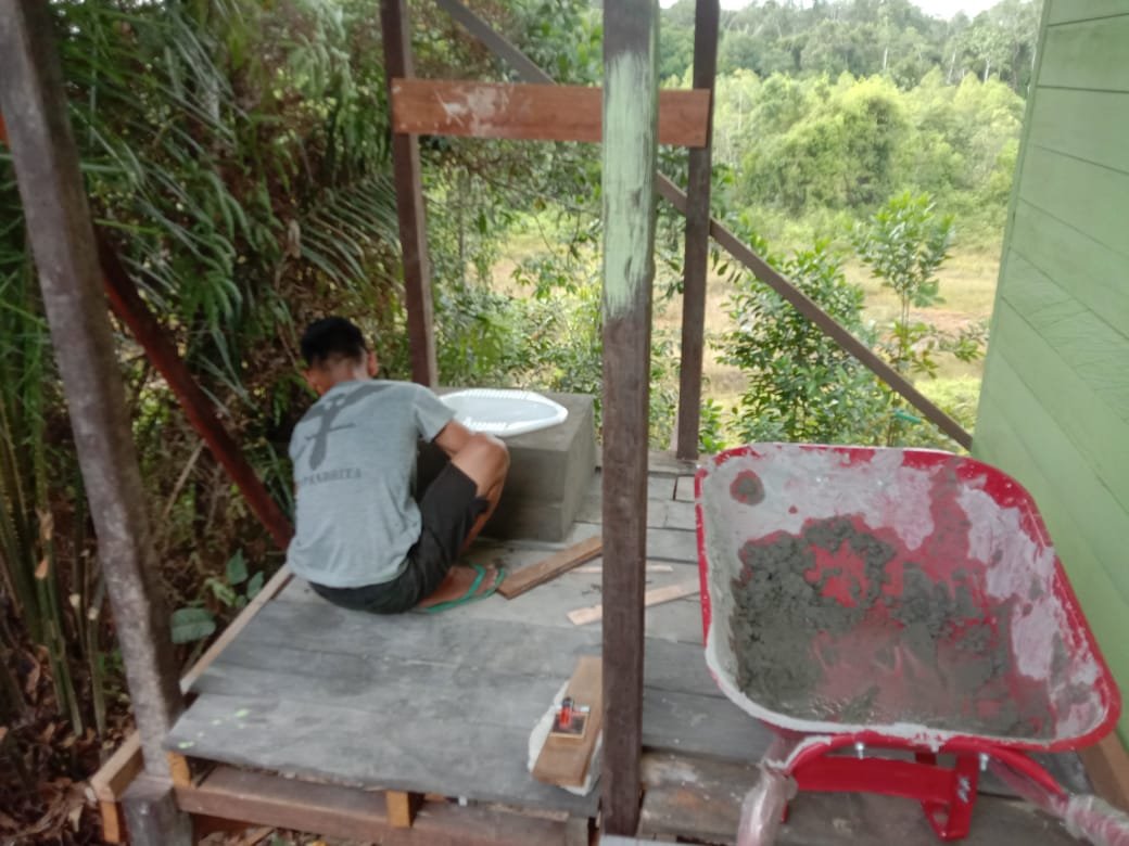 RTLH Hampir Rampung, Satgas Bangun Fasilitas MCK RTLH