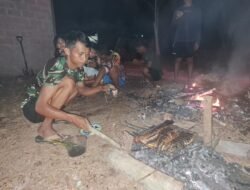 Bersama Orang Tua Asuh Satgas TMMD Bakar Ikan