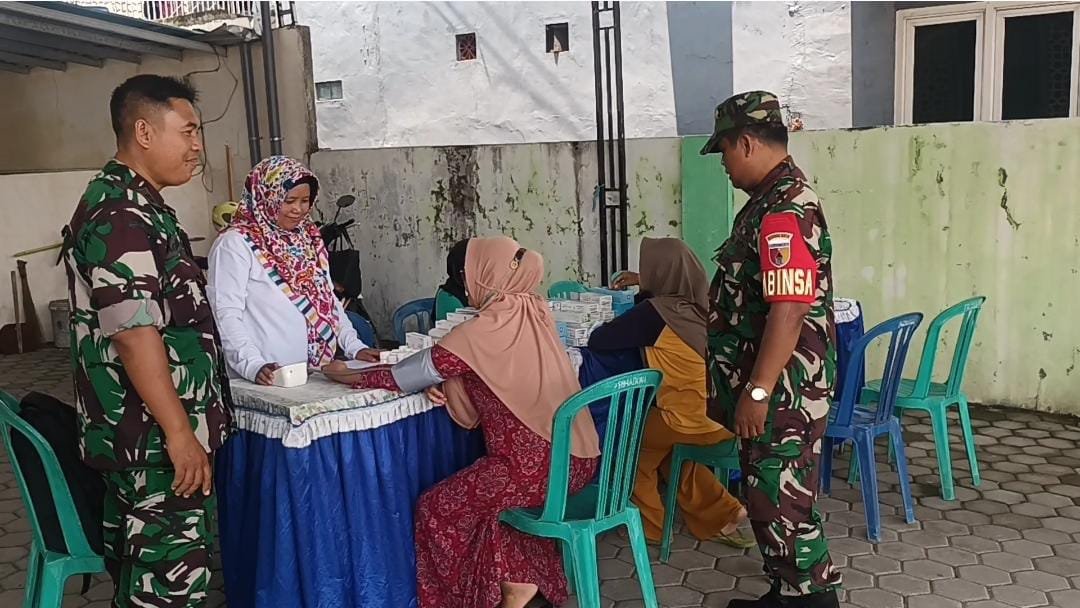 Paska Banjir, Koramil 0815/03 Bareng UPT PKM Sooko Dirikan Posko Kesehatan