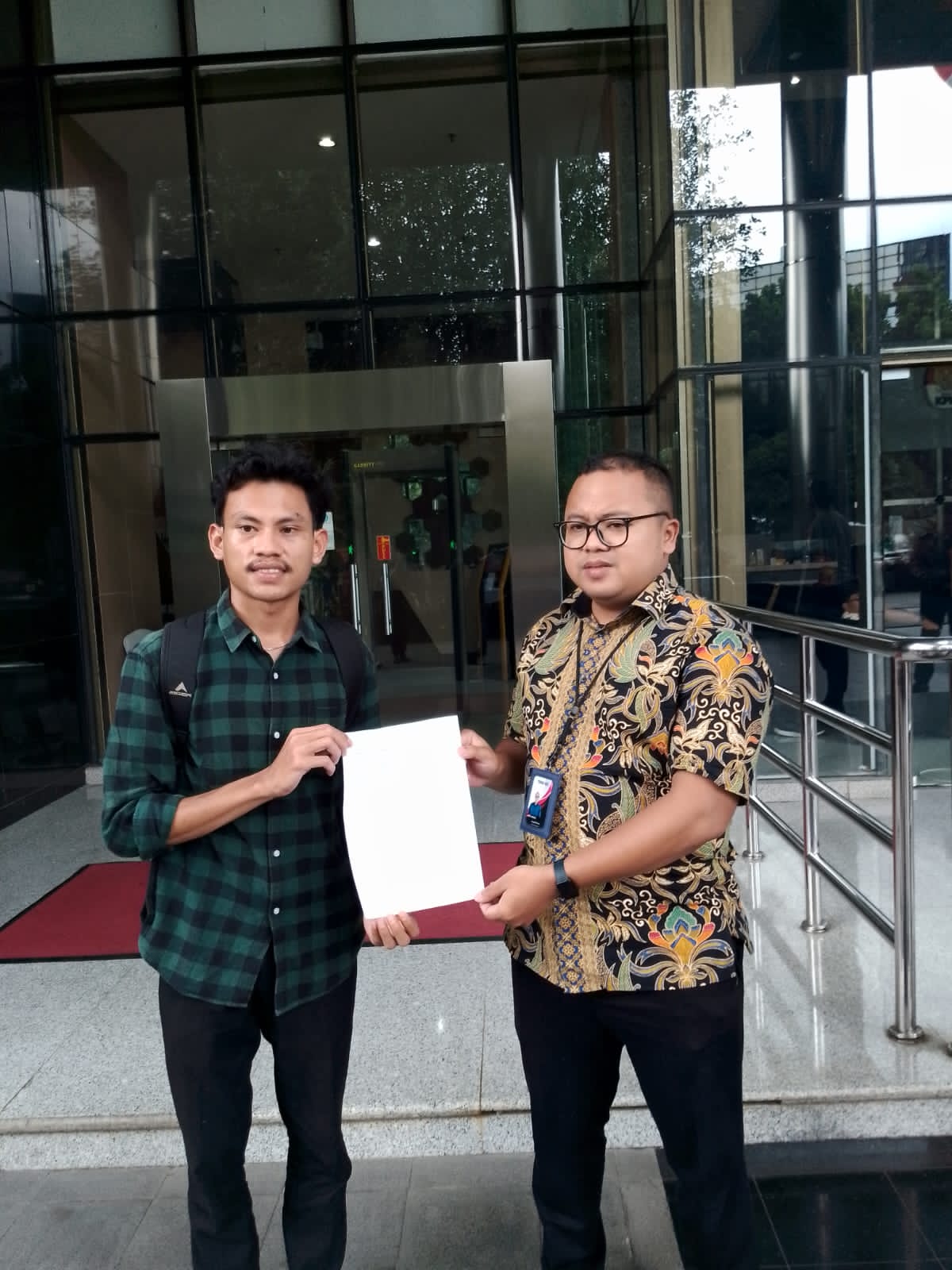 Komak; Mendesak KPK Segera Menangkap Ketua DPRD Halut