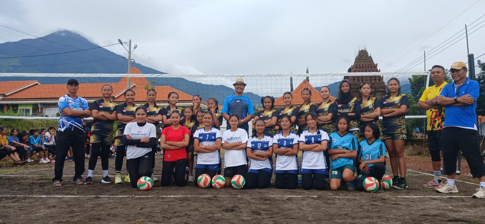 Fasilitasi Bakat Masyarakat, Kades Petak Resmikan Lapangan Bola Voli Hayam Wuruk