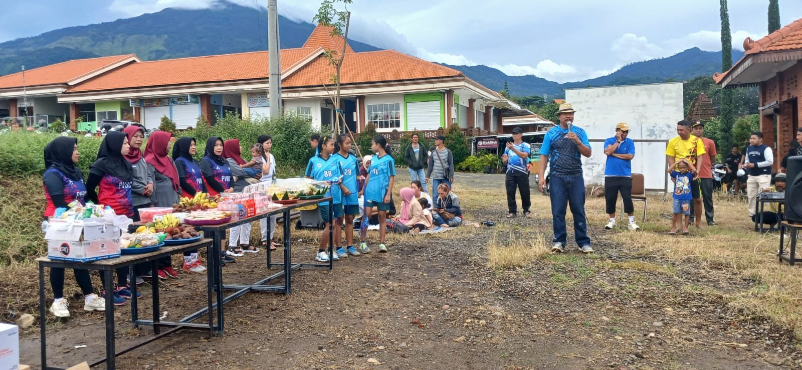 Fasilitasi Bakat Masyarakat, Kades Petak Resmikan Lapangan Bola Voli Hayam Wuruk