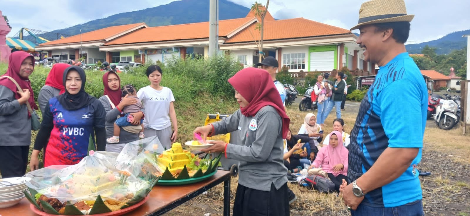 Fasilitasi Bakat Masyarakat, Kades Petak Resmikan Lapangan Bola Voli Hayam Wuruk