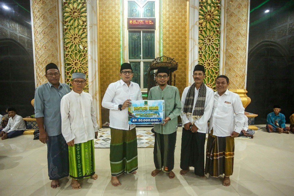 Mas Pj Ali Kuncoro Safari Subuh di Masjid Al-Mubarok, Berikan Dana Hibah Rp 50 Juta