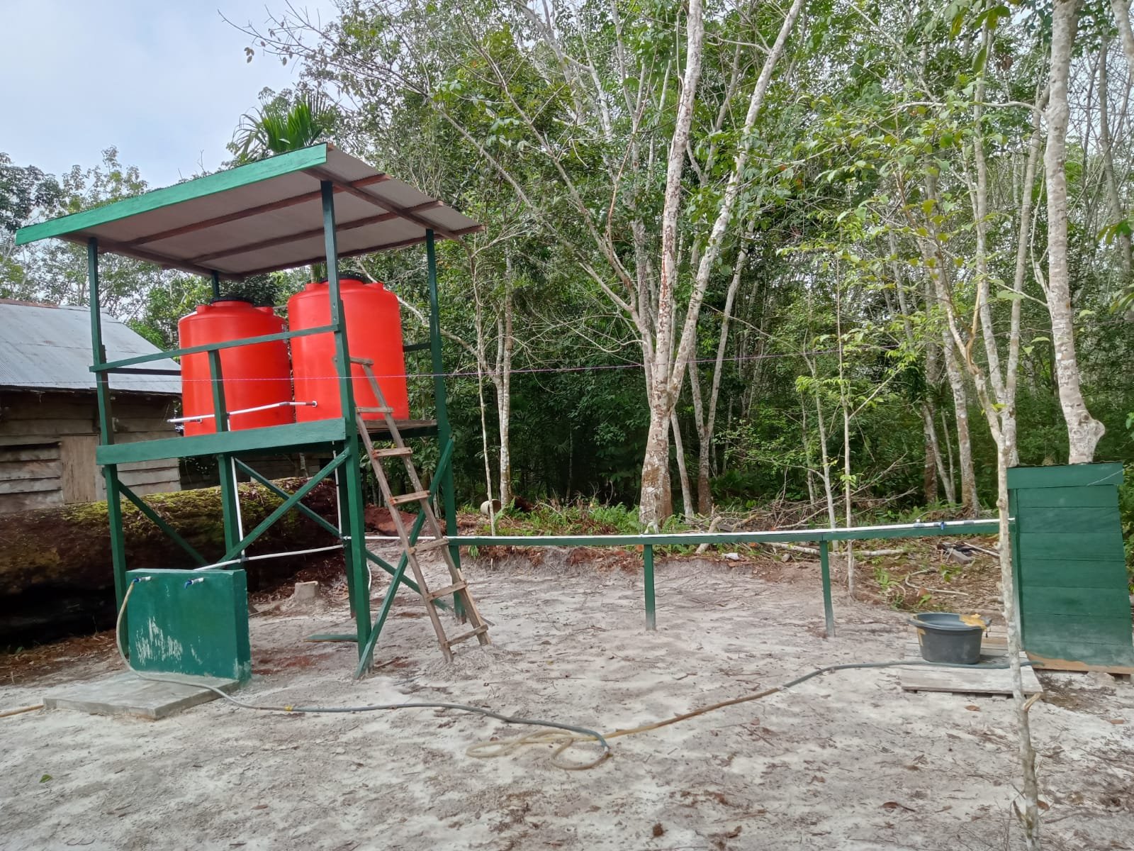 Fasiltas Tempat Air Bersih dan Sumur Bor Rampung