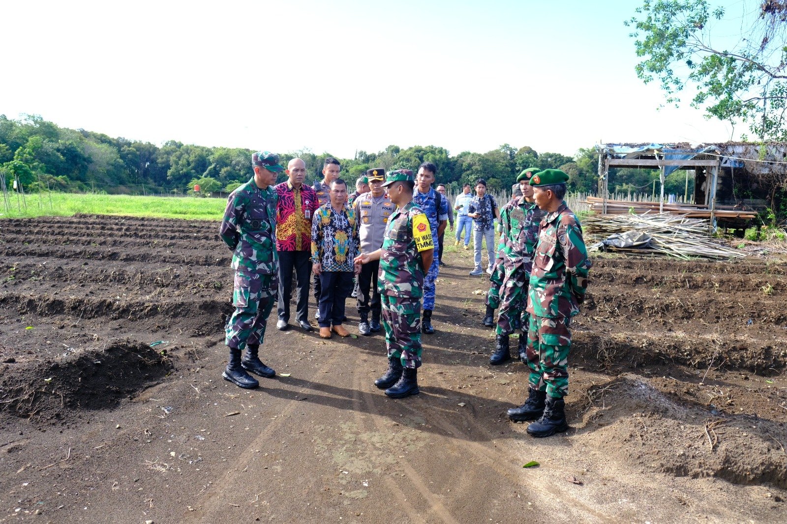 Lahan Kebun 4 Hektar Di Lay Rampung Ditanami Pisang dan Sayur Mayur