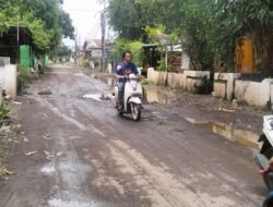 Jalan Rusak Desa Gemurung-Tebel Dikeluhkan Warga, Gus Muhdlor Pastikan Dibeton Tahun Ini