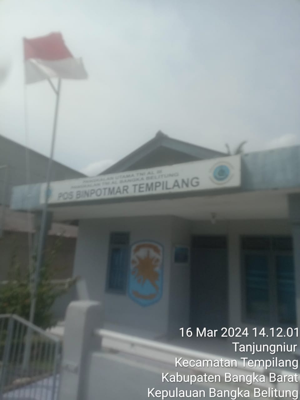 Kantor Penjagaan Pos TNI AL Terlihat Kosong Tanpa Ada Orang Yang Menjaga
