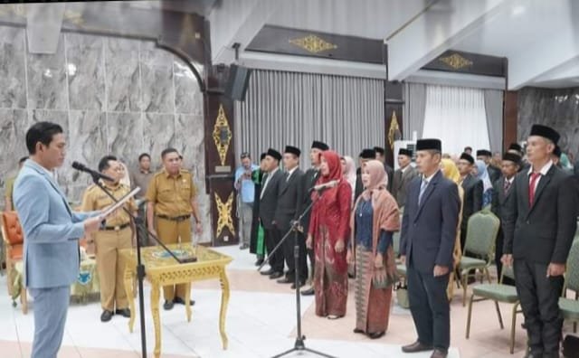 Lantik 78 Kepala Sekolah.Bupati Fadhil Arief. Punya Impian Generasi Penerus Yang Hebat Di Batang Hari