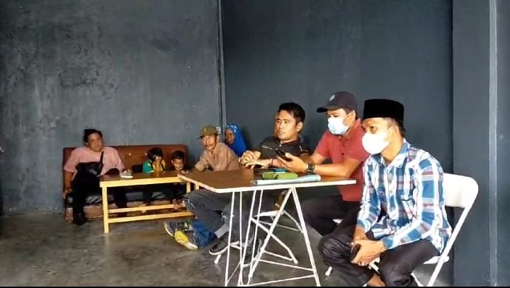 Conferensi Pers Team Hotman Paris Nine One One (9,11) Meminta Kapolres Tebo Merealisasikan 7 Tuntutan Secara Terbuka