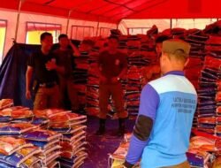 Sekda Batang Hari M. Azan.SH.Melepas Secara Langsung Distributor Bantuan Sembako Terdampak Banjir