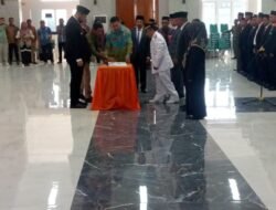 PELANTIKAN PEJABAT ADMINISTRATOR PENGAWAS, KEPALA PUSKESMAS DAN KEPALA SEKOLAH DI LINGKUP PEMERINTAH KABUPATEN HALMAHERA SELATAN OLEH BUPATI HASAN ALI BASAM KASUBA