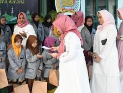 Berkah Ramadhan, Peringatan HUT Ke-78, Persit KCK Koorcab Rem 082 Beserta Cabang Jajaran Berbagi Sesama