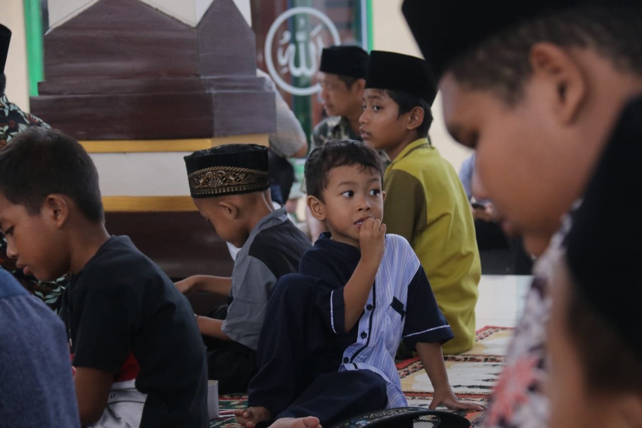 Berbagi Kebahagiaan Dengan Anak Yatim, Bupati Mojokerto Gelar Buka Bersama Dan Santunan