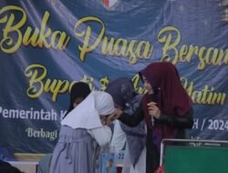 Berbagi Kebahagiaan Dengan Anak Yatim, Bupati Mojokerto Gelar Buka Bersama Dan Santunan