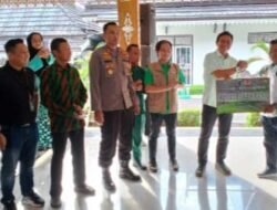 Bupati Batang Hari Fadhil Arief Serahkan Langsung Bonus Kepada Ratusan Atlit Yang Berprestasi