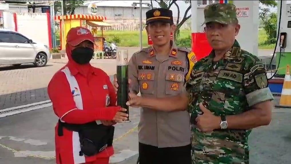 Antisipasi Praktik Curang Penjualan BBM, TNI POLRI Gelar Patroli Gabungan Ke SPBU Di Wilayah Mojokerto