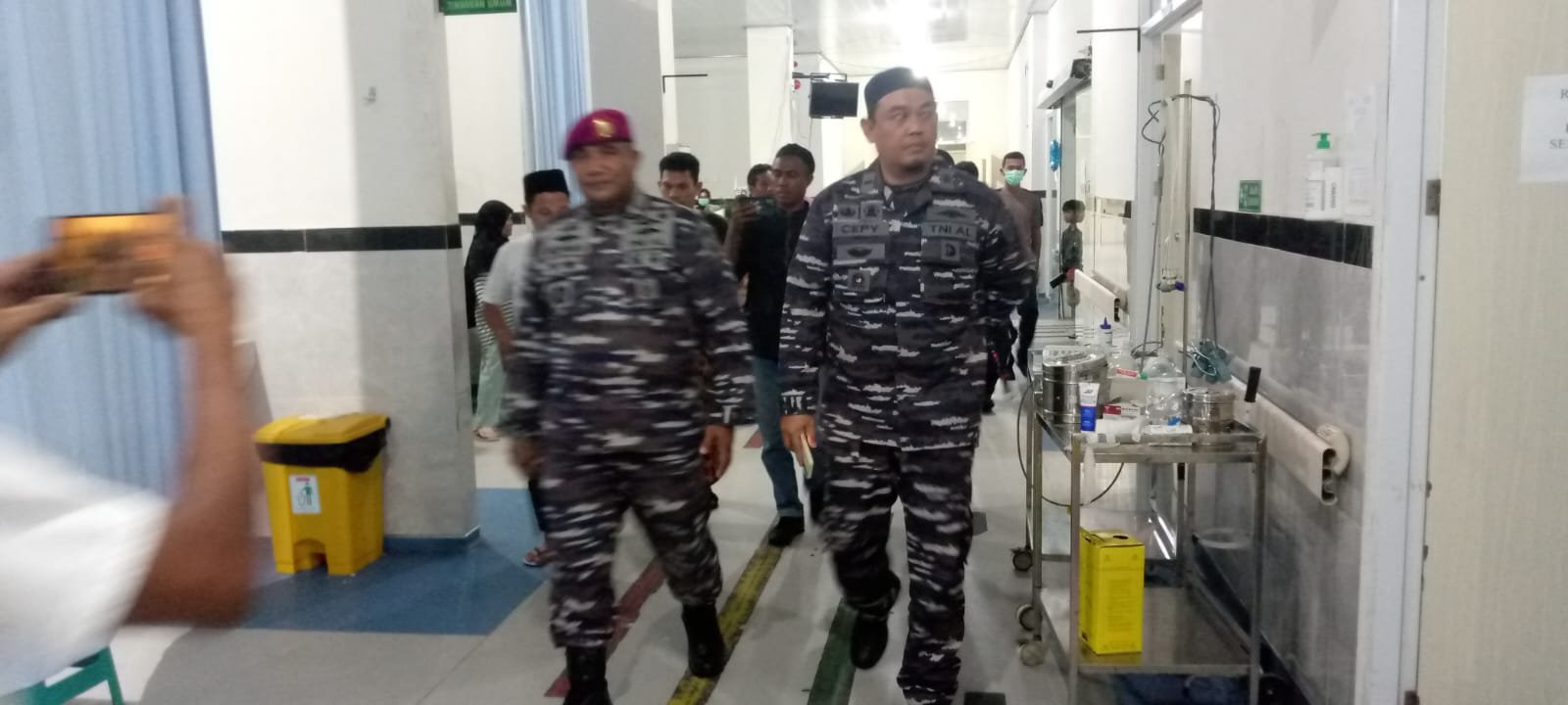 Danlanal Ternate Tiba di RSUD Labuha Bacan, Jenguk Jurnalis Korban Penganiayaan