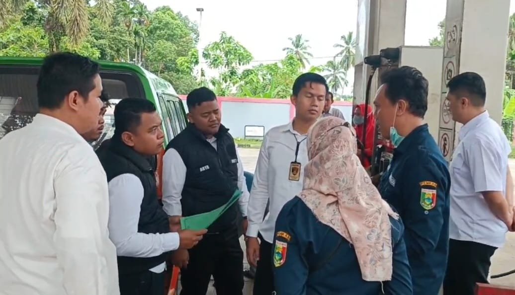 Polres Tanggamus Bersama Bidang Meteorologi Koperindag Cek Tertib Ukur SPBU