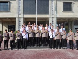 Bentuk Apresiasi, Kapolres Aceh Timur Beri Penghargaan Pada 26 Anggota Yang Berprestasi