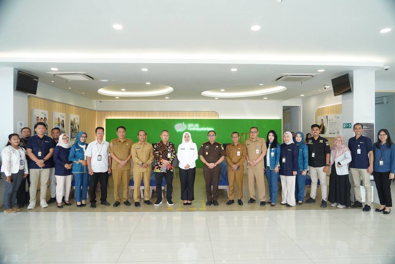 Serahkan Manfaat JKM Kepada Ahli Waris, Bupati Ikfina Tegaskan Pentingnya Ikut Serta BPJS Ketenagakerjaan