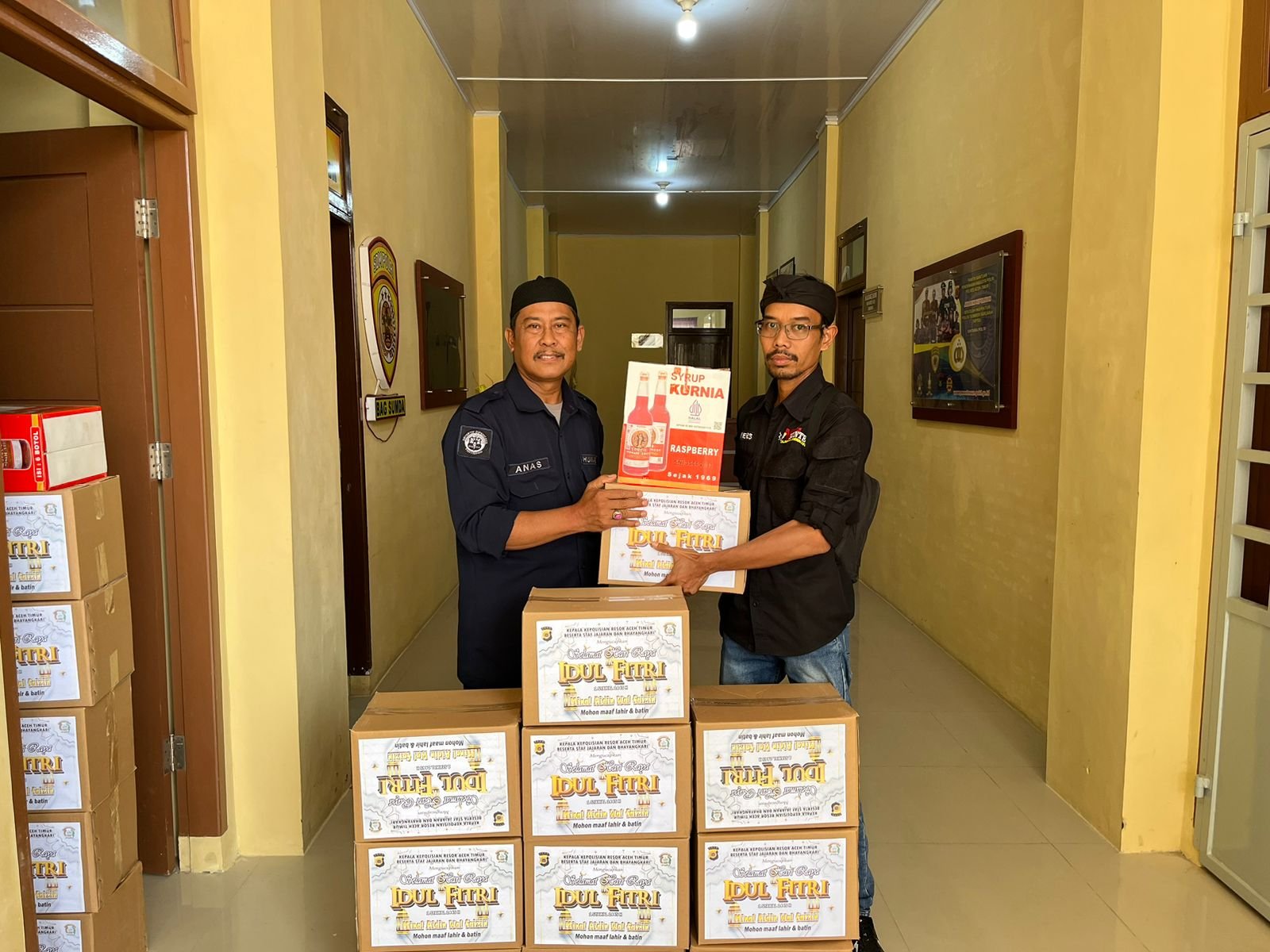 Kapolres Aceh Timur Memberikan 253 Bingkisan Lebaran Kepada Organisasi Wartawan Aceh Timur