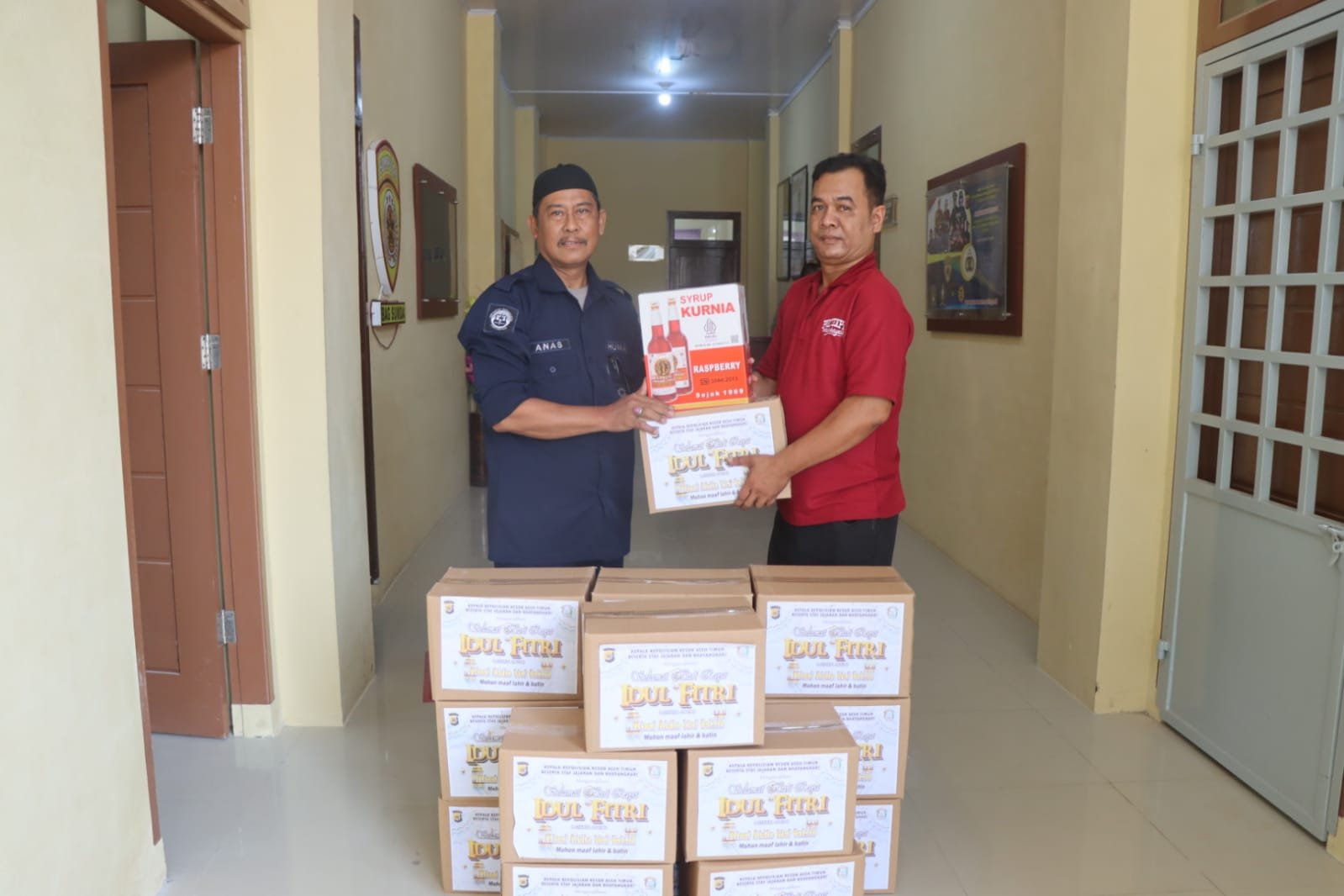 Kapolres Aceh Timur Memberikan 253 Bingkisan Lebaran Kepada Organisasi Wartawan Aceh Timur