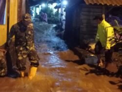 Tanggul Irigasi Jebol, Babinsa Pacet Reaksi Cepat Turun Ke Lokasi