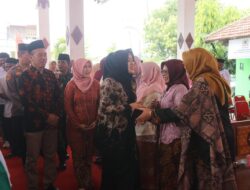 Halal Bihalal Dengan Warga Kecamatan Mojoanyar, Bupati Ikfina Sampaikan Apresiasi Turut Jaga Kondusifitas Covid-19 – Pemilu 2024