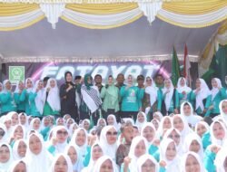 Bupati Ikfina Ikuti Senam Bersama – Kenduri Ketupat Dalam Rangka Harlah Fatayat NU Ke-74