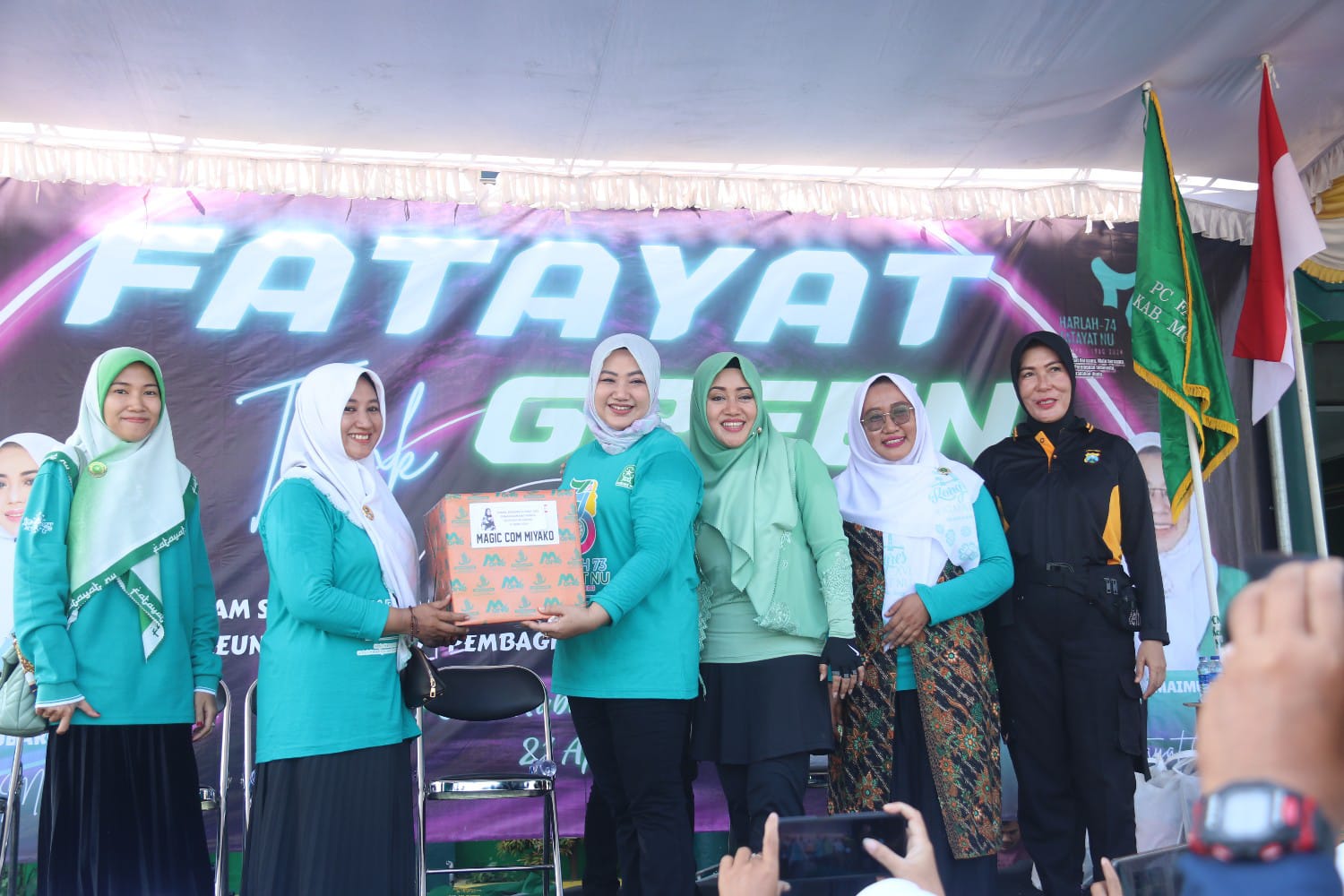 Bupati Ikfina Ikuti Senam Bersama - Kenduri Ketupat Dalam Rangka Harlah Fatayat NU Ke-74