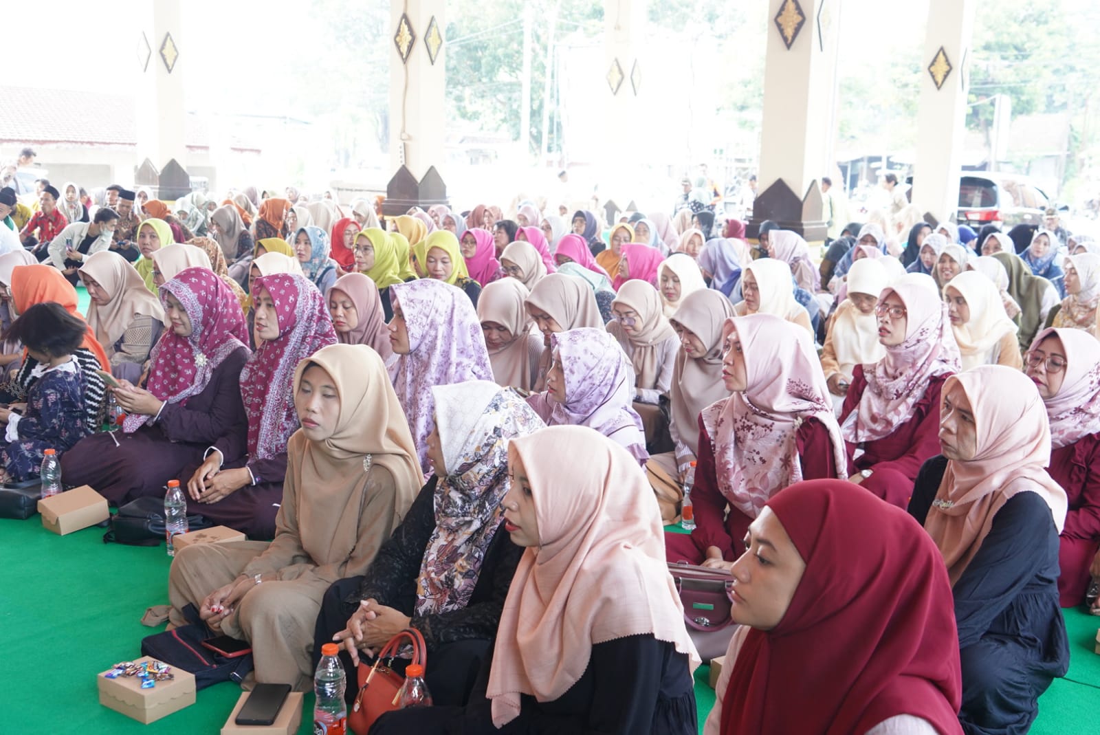Hadiri Halal Bihalal Bersama Guru Dan Tendik Se-Kecamatan Gedeg, Bupati Berpesan Agar Tingkatkan Kapasitas Diri