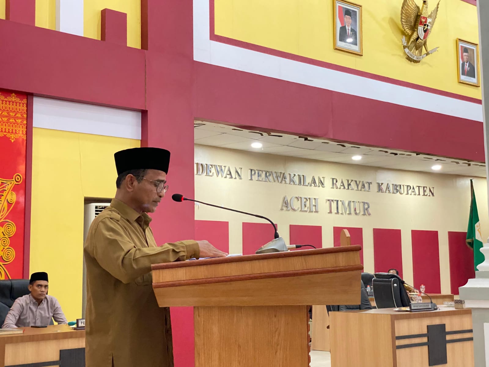 Pj Bupati Aceh Timur Menyampaikan Pertanggung Jawaban (LKPJ) Anggaran 2023 Di Gedung DPRK Aceh Timur