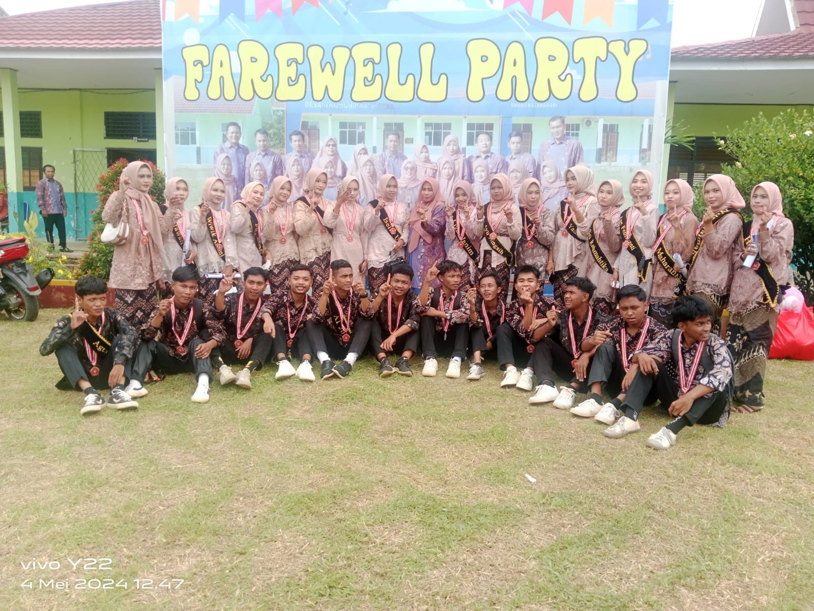 Acara Pelepasan Siswa-Siswi Kelas XII SMKN 4 Batang Hari Belangsung Sukses Dan Meriah