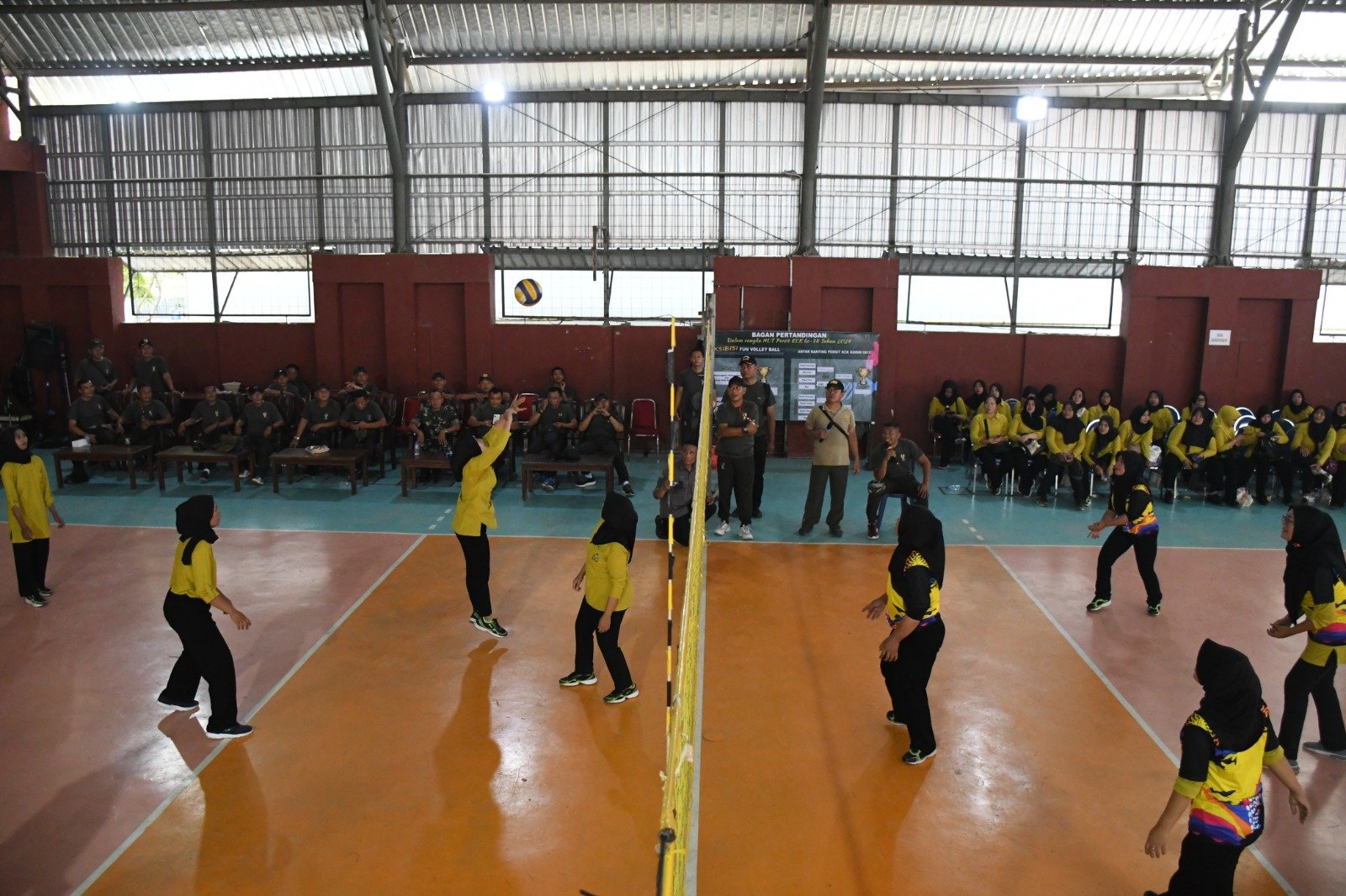 Babak Semifinal Voli Ranting Persit Kodim 0815/Mojokerto