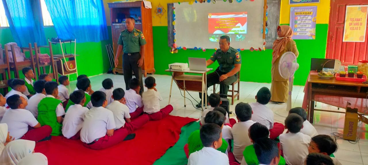 Bina Wasbang, Bati Tuud Ramil 0815/14 Dlanggu Ingatkan Pelajar Bahaya Narkoba