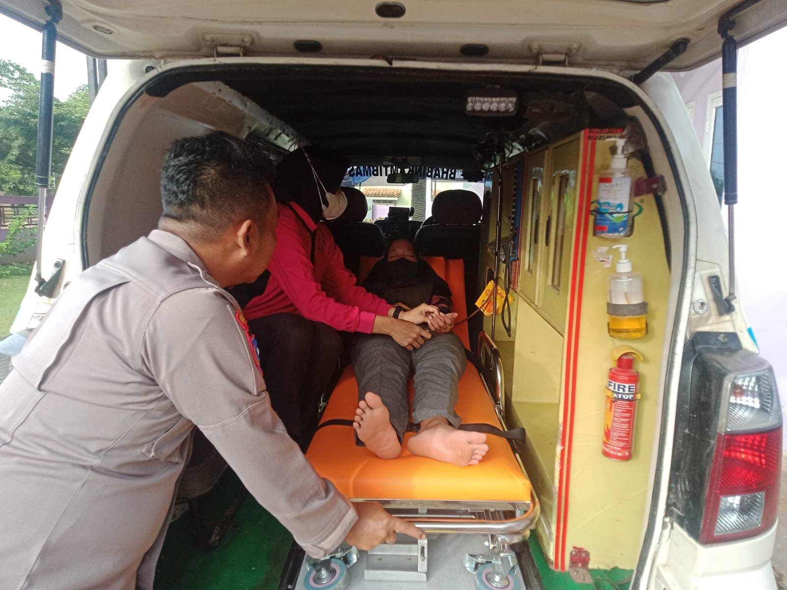 Kisah Bripka Leonardo, Patungan Sama Istri Beli Mobil dan Ubah Jadi Ambulans Gratis