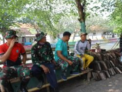 Kedekatan Satgas TMMD ke-120 Kodim 0816/Sidoarjo dengan Warga Desa Penambangan, Bentuk Sinergitas Yang Nyata