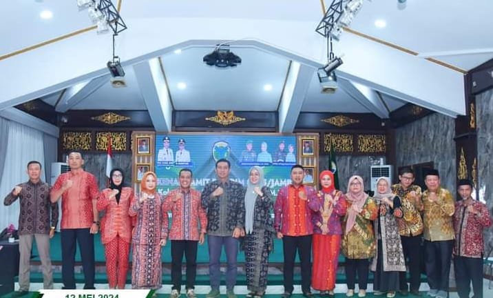 Bupati Batang Hari Beserta Isteri Hadiri Acara Kenal Pamit Dengan Dandim 0415/Jambi