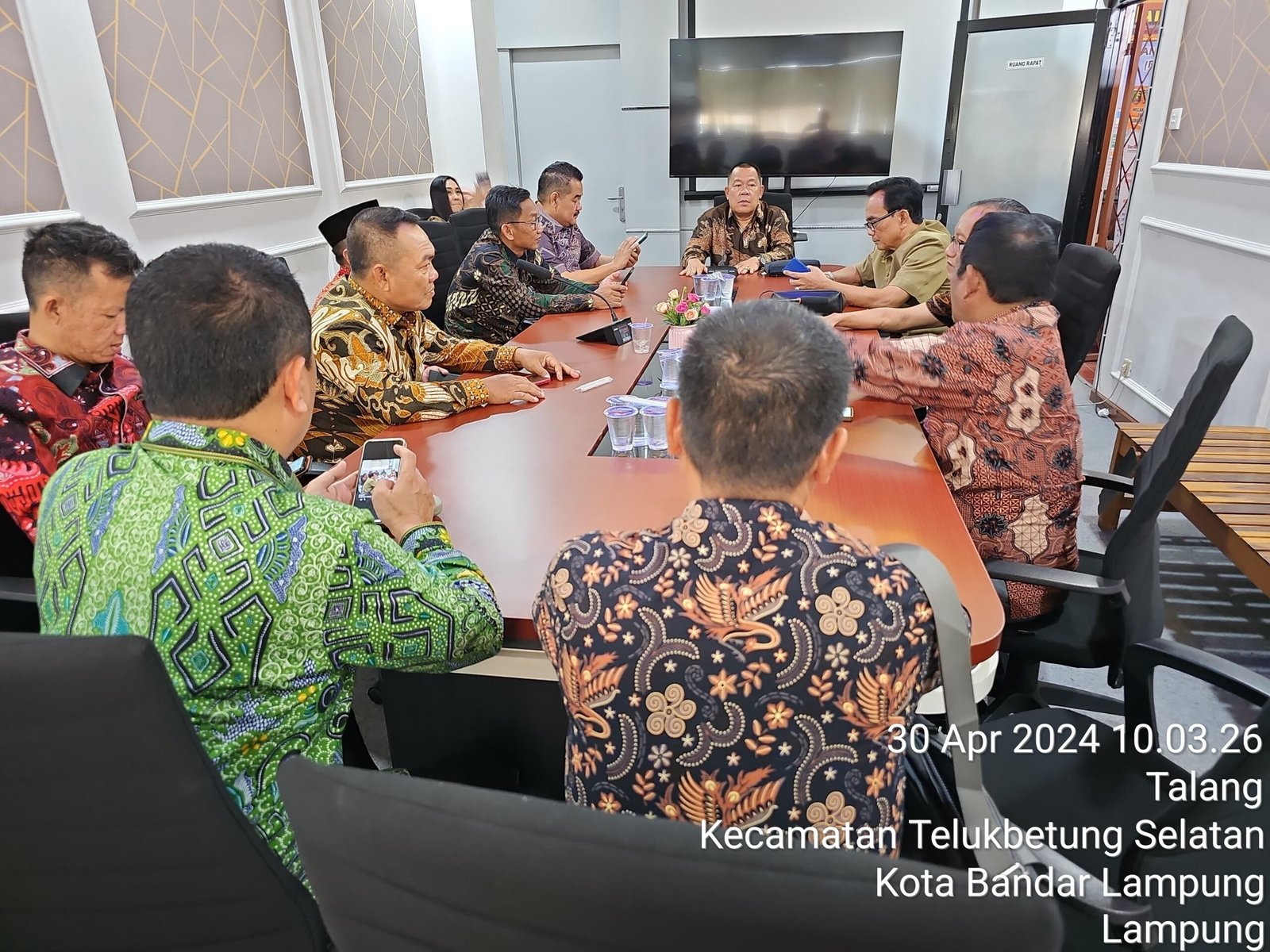 DPRD Kabupaten Tulang Bawang Barat Melakukan Kunjungan Kerja ke Biro Hukum Provinsi Lampung