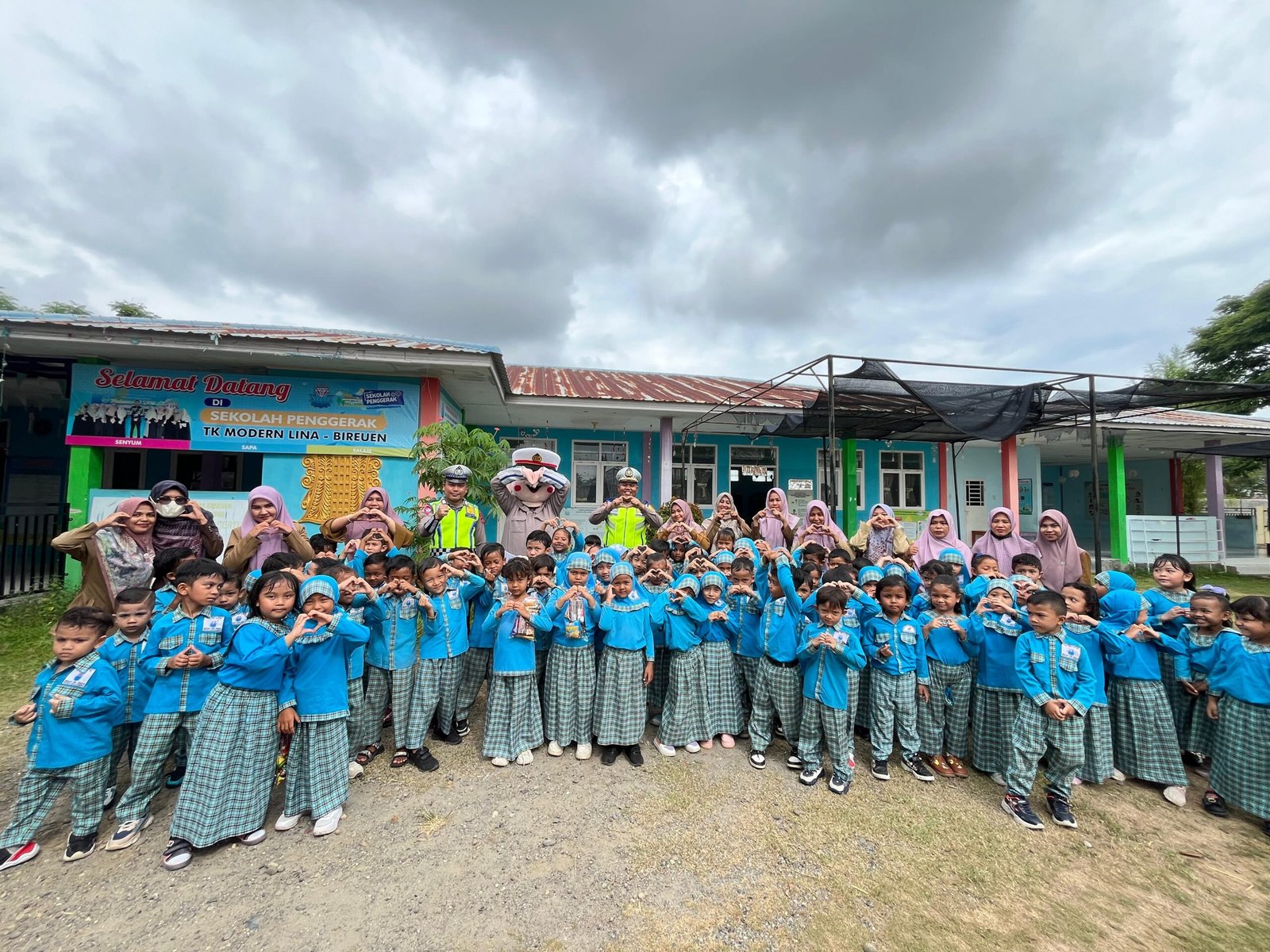 POLISI SAHABAT ANAK ldalam rangka Edukasi tertib lalu lintas sejak dini Tahun 2024