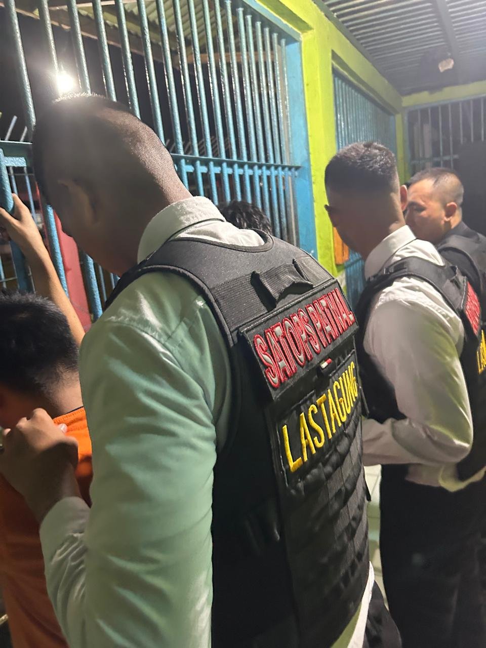 Kepala Lembaga Pemasyarakatan Kelas IIB Kotaagung Laksanakan Razia Dadakan