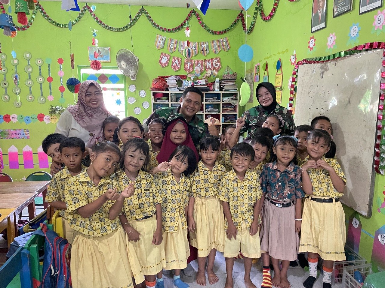 Satgas TMMD ke 120 Kodim 0816/Sidoarjo Beri Motivasi Belajar dan Kepercayaan Diri pada Anak-Anak TK